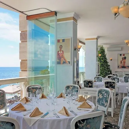 с изглед към морето в ла мер Apartment *